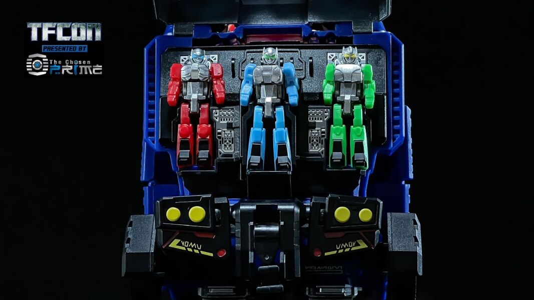  Fans Hobby  MB 11E Magna Bomber The Chosen Prime TFCon Exclusive Image  (3 of 21)